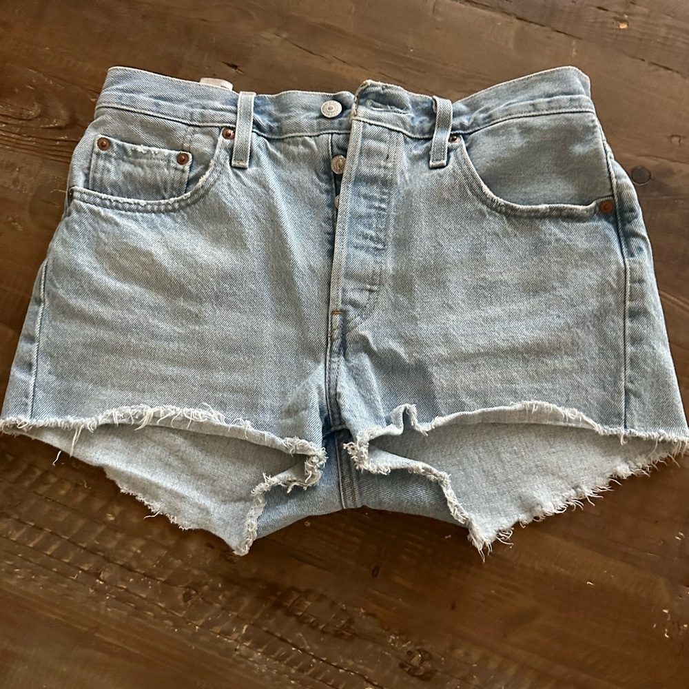 Levi’s 501 denim jeans in light wash super soft